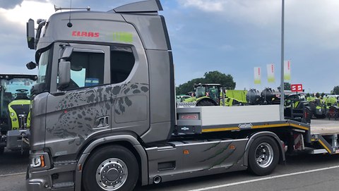 LKW ist da. (1)